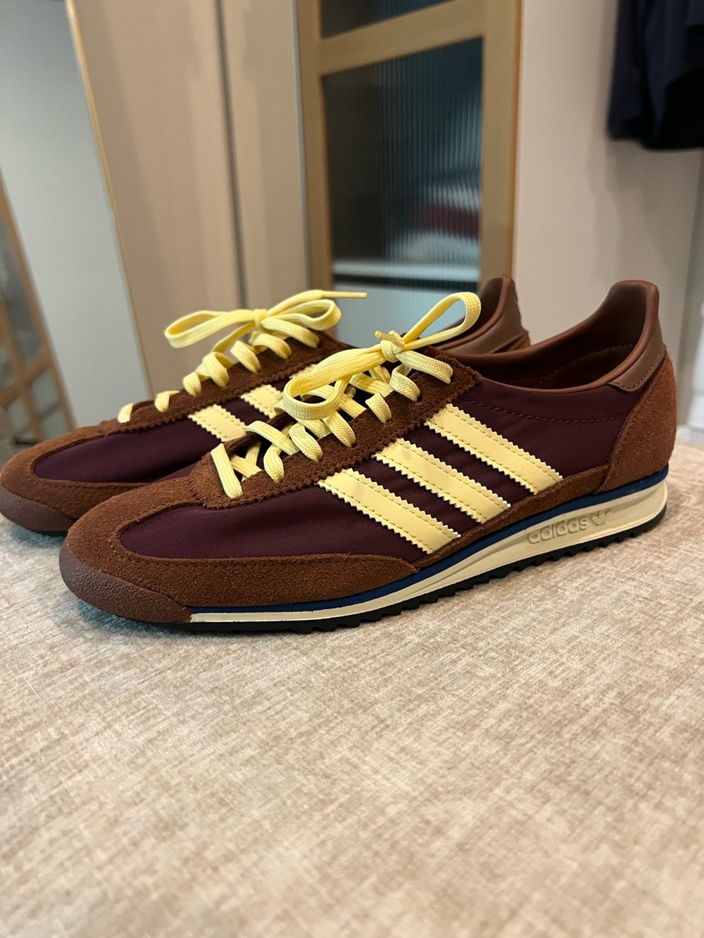 Adidas - Women's SL 72 OG - Maroon/Almost yellow/Preloved brown - size 6.5 - Picture 3 of 11